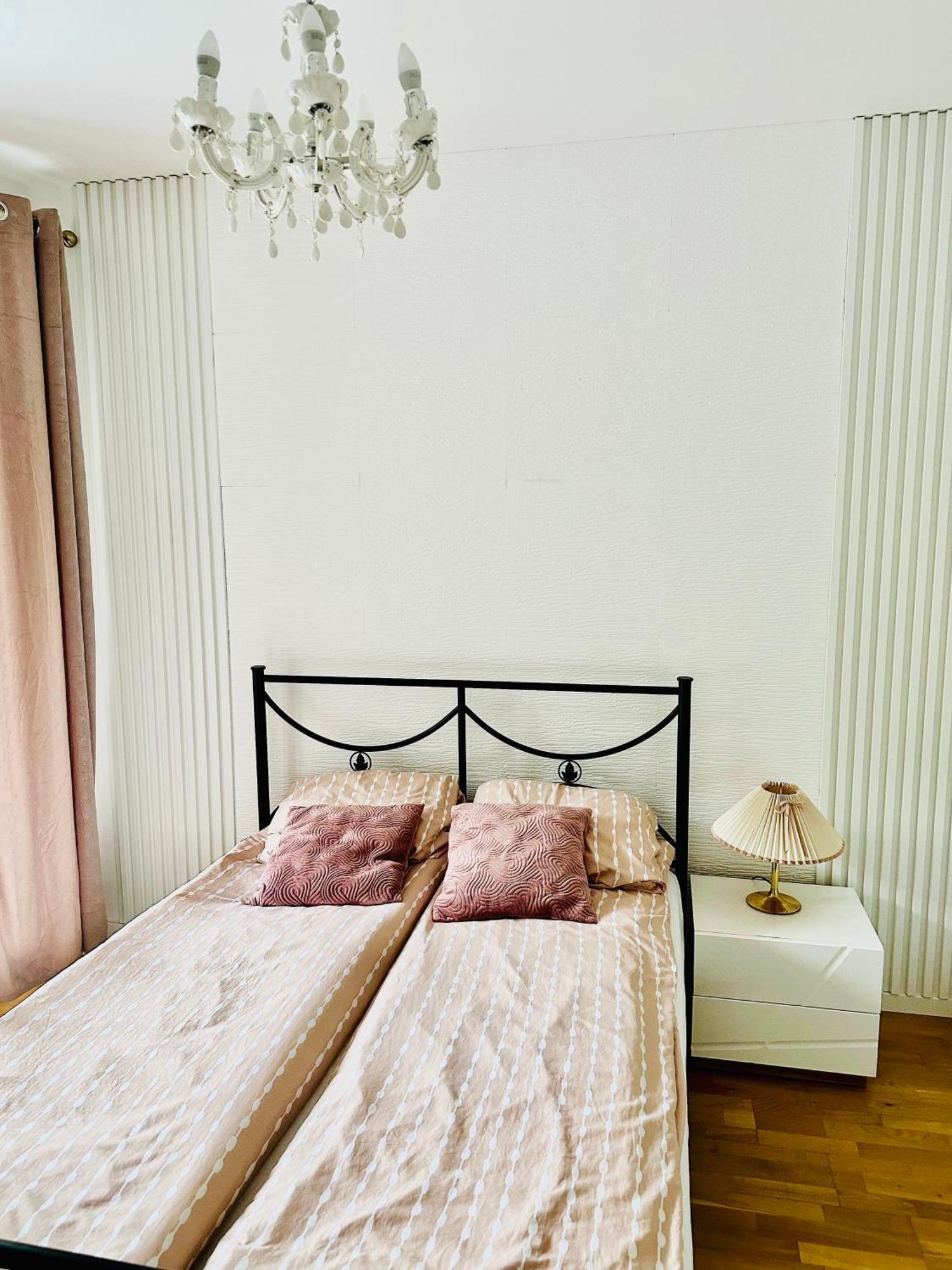 Pohulanka Old - Parking & Balcony Apartment *